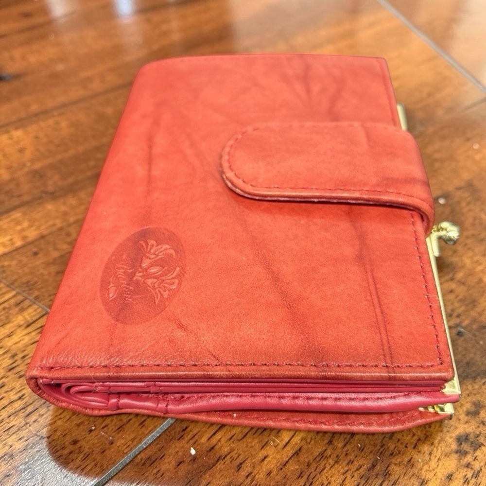 NWOT Buxton Cardex Top Grain Cowhide Leather Wallet w/Coin Purse Red Classic‎